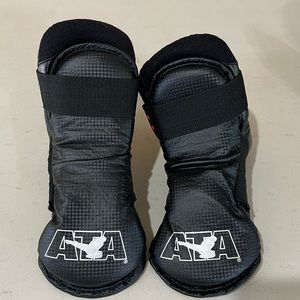 ATA Taekwondo Martial Arts Sparring Kick Boxing Foot Gear Pads Size 3 MMA